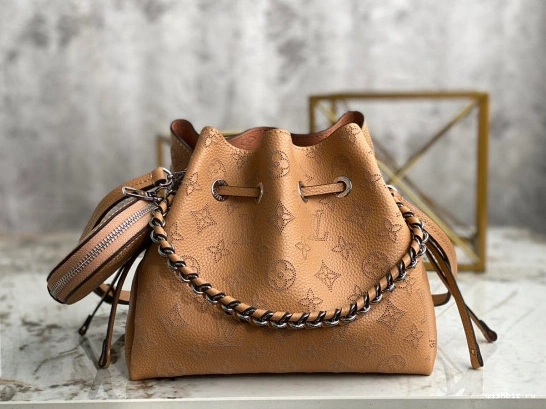 WIS BELLA LOUIS VUITTON 0127